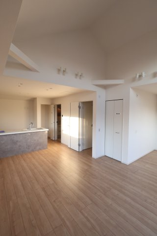 《仲介手数料無料》小金井市貫井南町３丁目1-7新築一戸建てケイアイグレイスの居間・リビング