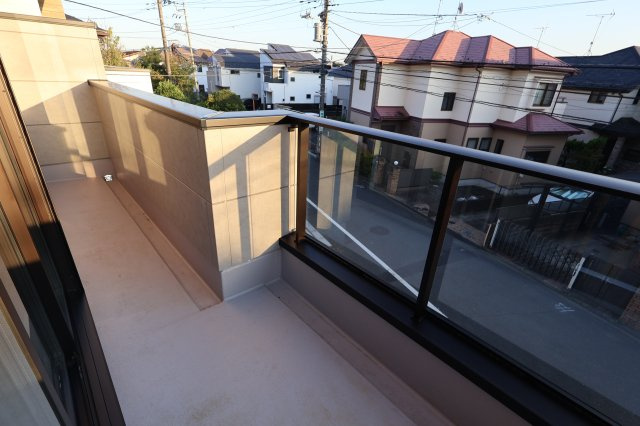 《仲介手数料無料》小金井市貫井南町３丁目1-7新築一戸建てケイアイグレイスのバルコニー