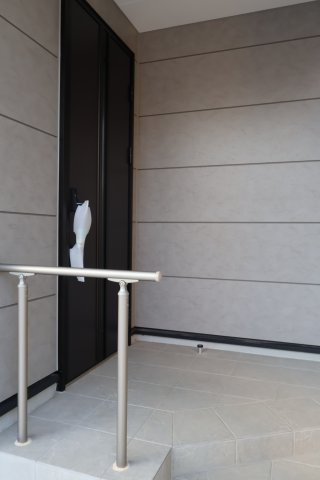 《仲介手数料無料》小金井市貫井南町３丁目1-7新築一戸建てケイアイグレイスの玄関
