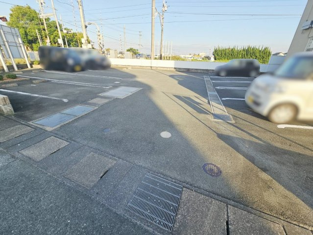 サン・ナリッシュの駐車場