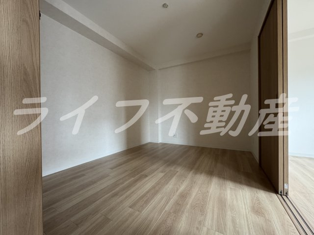 エルドムス陽光三番館の居間・リビング|ゆったりとしたリビングです