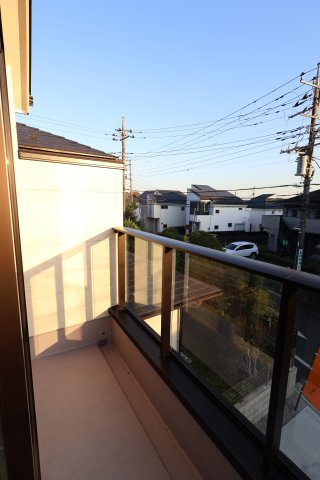 《仲介手数料無料》小金井市貫井南町３丁目1-7新築一戸建てケイアイグレイスのバルコニー