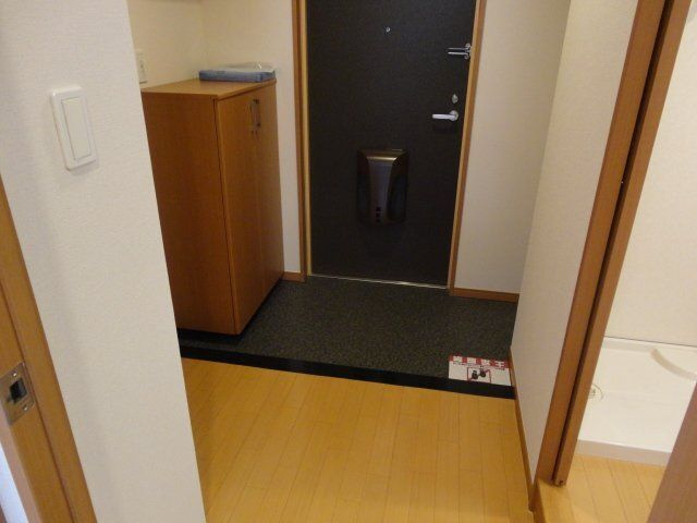 日向セントラルコートの玄関