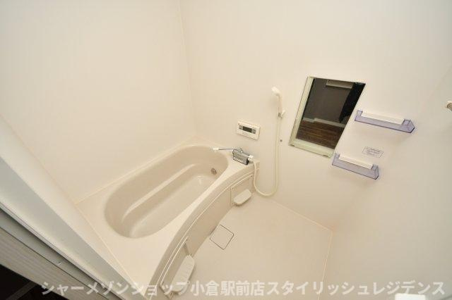 須賀町アパートメントの浴室