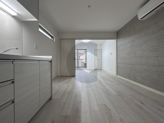 クリエオーレ衣摺1の居間・リビング