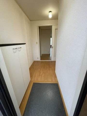 ハピネスさくらの玄関|シューズボックス付きの玄関です☆