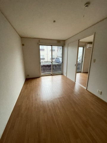 ハピネスさくらの寝室|クローゼット付の洋室です☆