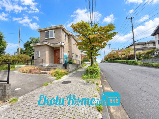 中古戸建て　八王子市城山手1丁目の前面道路含む現地写真|2026年9月 撮影　※空はCG加工しています。