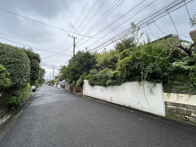 三浦郡葉山町長柄売地の前面道路含む現地写真