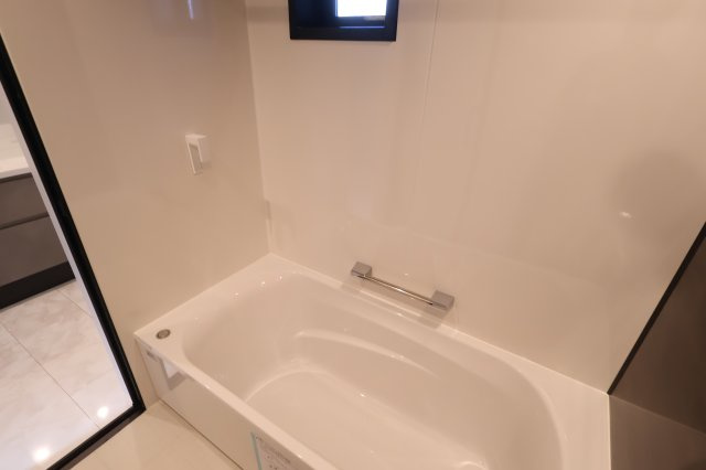 《仲介手数料無料》杉並区南荻窪３丁目30-17新築一戸建てケイアイグレイスの浴室