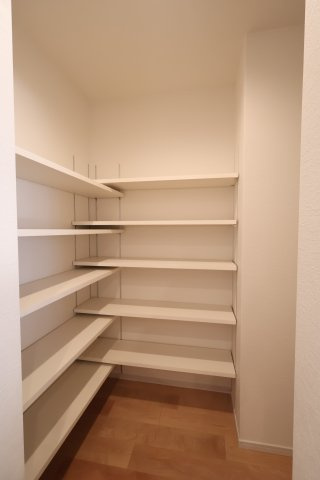《仲介手数料無料》杉並区南荻窪３丁目30-17新築一戸建てケイアイグレイスの収納