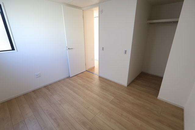 《仲介手数料無料》杉並区南荻窪３丁目30-17新築一戸建てケイアイグレイスの洋室