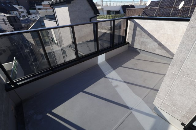 《仲介手数料無料》杉並区南荻窪３丁目30-17新築一戸建てケイアイグレイスのバルコニー