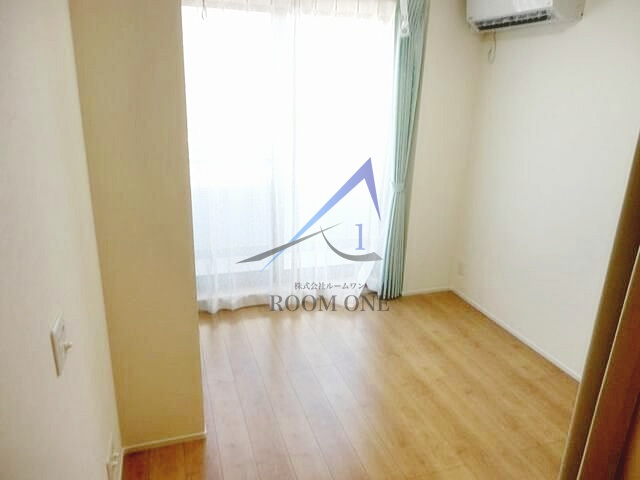 フラット根津の居間・リビング|洋室のお部屋です。