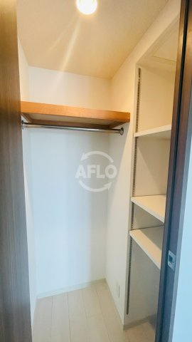 プレサンス福島ニューゲートの収納|プレサンス福島ニューゲート　ウォークインクローゼット