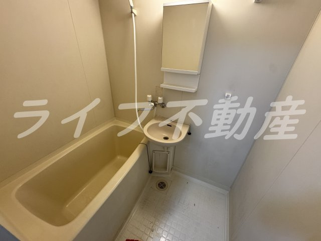 クリスタルアークの浴室|日々の疲れを癒すお風呂付です