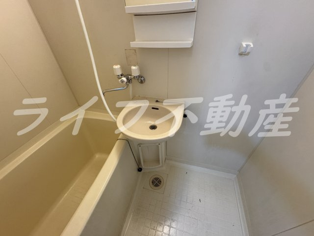クリスタルアークの洗面所|広い洗面スペース