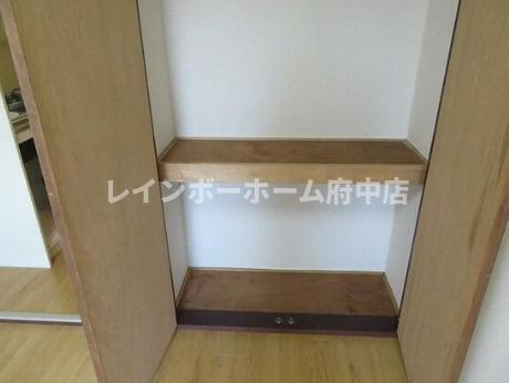 エバーグレース西府の収納