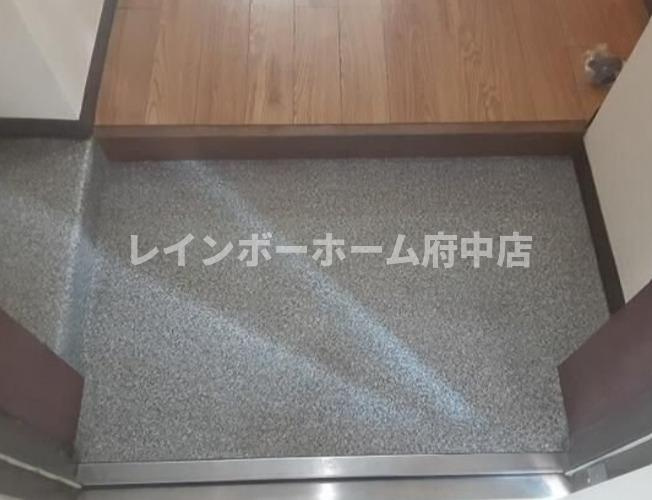 エバーグレース西府の玄関