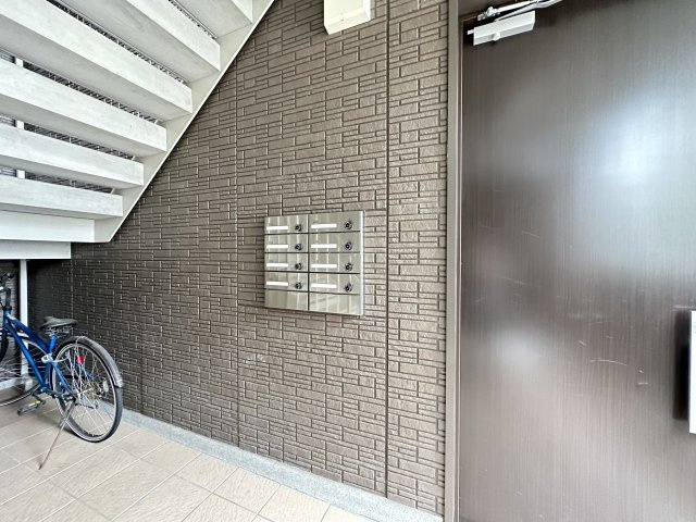 ホームインプラスのロビー