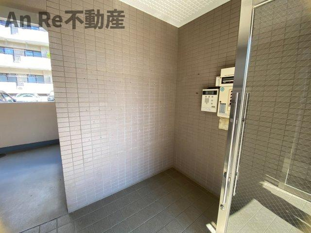 ロイヤルメゾンⅢのエントランス