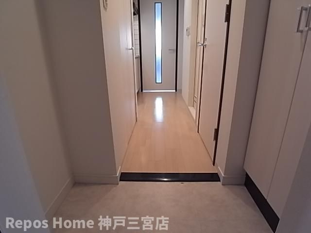 プレサンス三ノ宮駅前プライムタイムの玄関