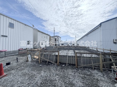 【外観】 | 静岡市駿河区下島 4期 新築一戸建て 1号棟 | 現在建築中の外観画像です。ご内覧は同じメーカーの完成物件へご案内いたしますので、いつでもご相談ください！