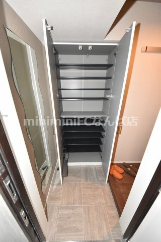 ブエナビスタ難波元町の玄関