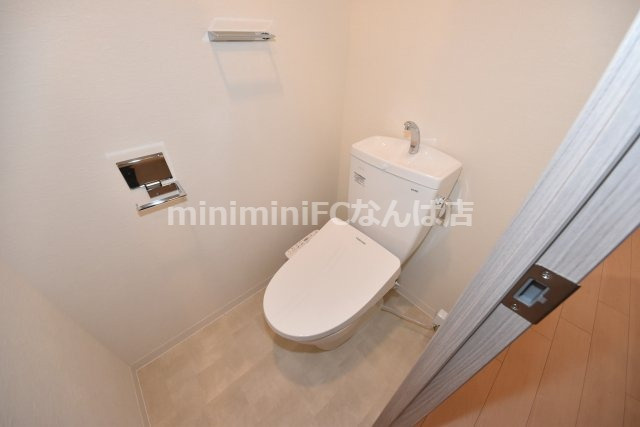 スプランディッド堀江のトイレ|トイレに収納もあります！