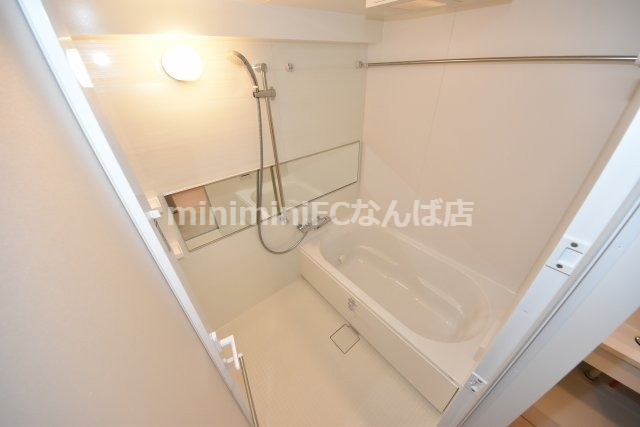 スプランディッド堀江の浴室|その日の疲れはバスムールで疲れを癒しましょう！！