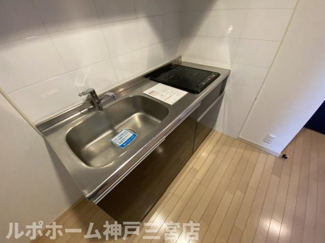 サムティ三宮レガニールのキッチン