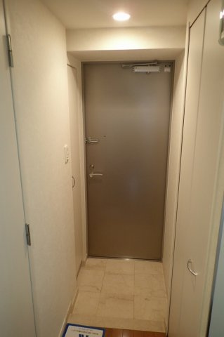 ステージグランデ本郷の玄関