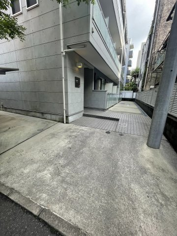 リブリ・アカデミーの駐車場