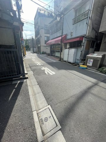 リブリ・アカデミーの周辺