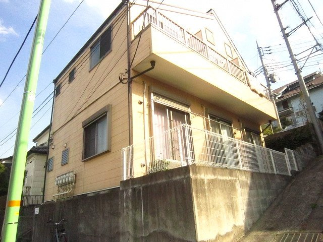 シュロスハイム東白楽の外観