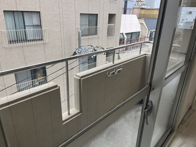 リベール上野のバルコニー