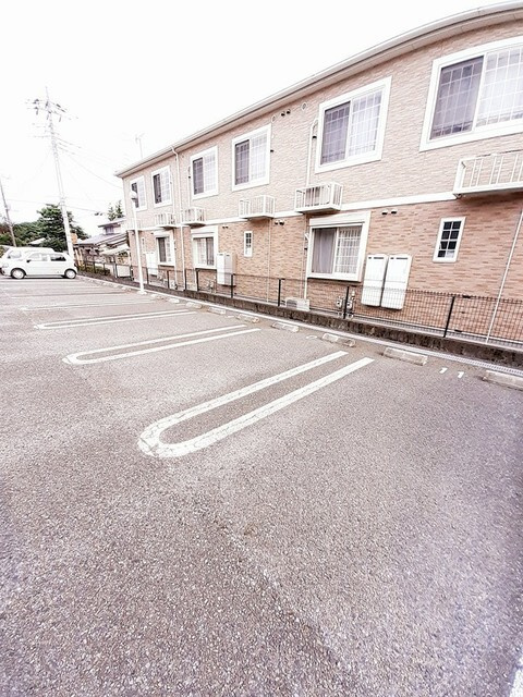 ヘブンリーブルーの駐車場