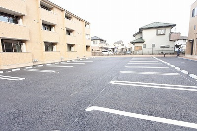 Ｒａｉｎｂｏｗ　Ｓｋｙ　ｚの駐車場