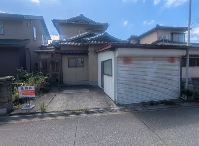 金沢市南新保町ロ【５DK 駐車2台可】