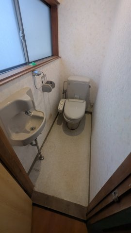 金沢市南新保町ロ【５DK 駐車2台可】のトイレ|トイレです