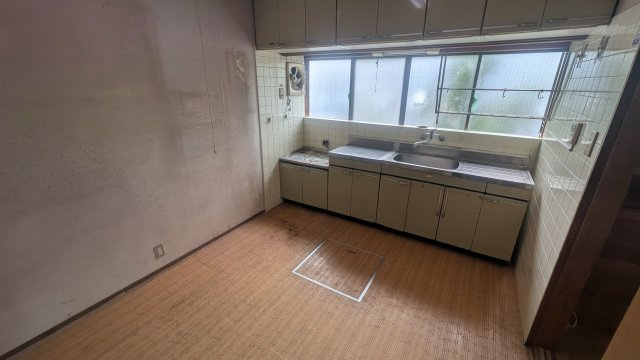 金沢市南新保町ロ【５DK 駐車2台可】のキッチン|キッチンです