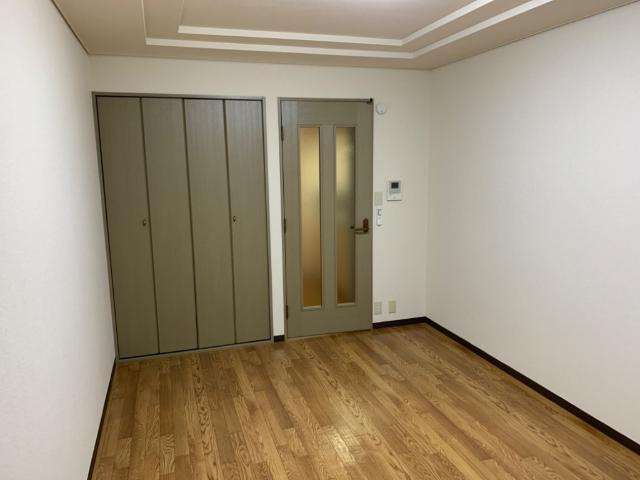 グリーンヒルズ図書館通りの内装|室内