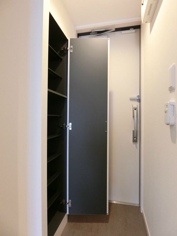 リブリ・アルコバレーノの玄関