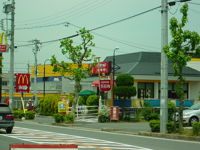 Ｒｕｈｅ（ルーエ）の周辺|マクドナルド春日井美濃町店まで380ｍ