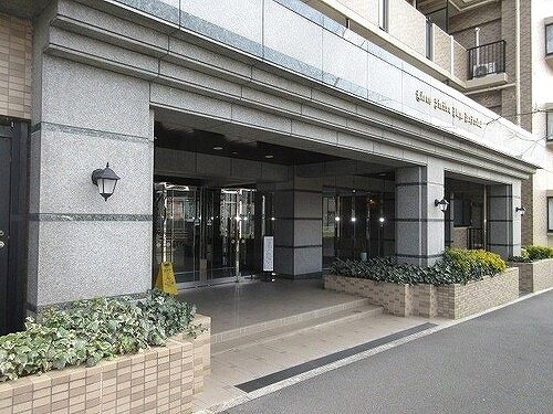 ライオンズステーションプラザめじろ台のエントランス|エントランス　※2025年4月撮影