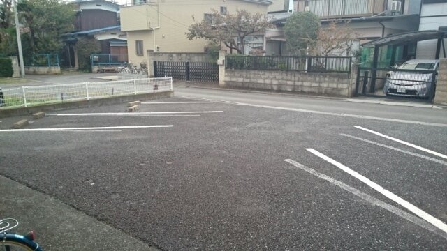 町谷サンコートの駐車場