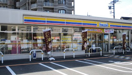 レオパレスシャルムの周辺