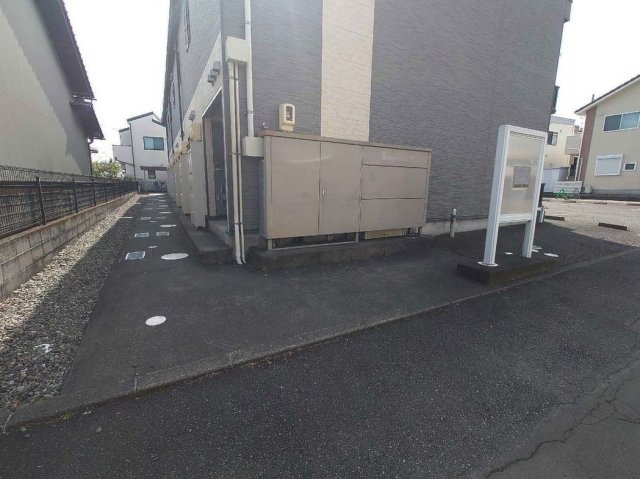 レオパレス赤い靴のその他