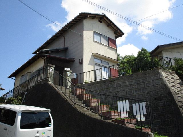生駒郡三郷町美松ケ丘東１丁目の一戸建て