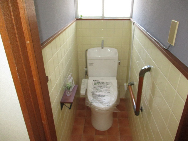 生駒郡三郷町美松ケ丘東１丁目の一戸建てのトイレ